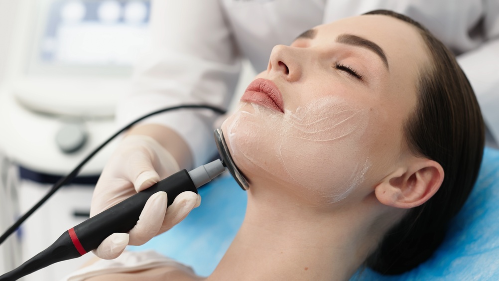 Best Non-Surgical Option for Facial Skin Firming in Pensacola, FL